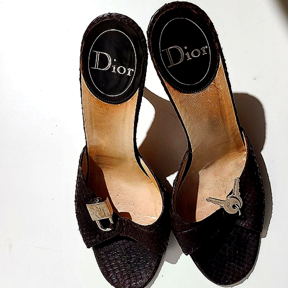 Dior Women's Deep Brown Textured Heels with Lock and Key - Picture 7 of 8